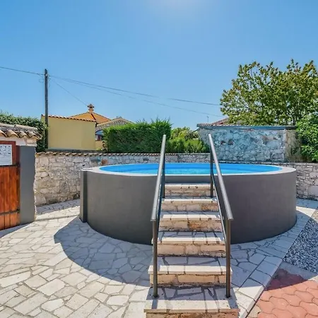 Milena- With Pool بيت للعطل *