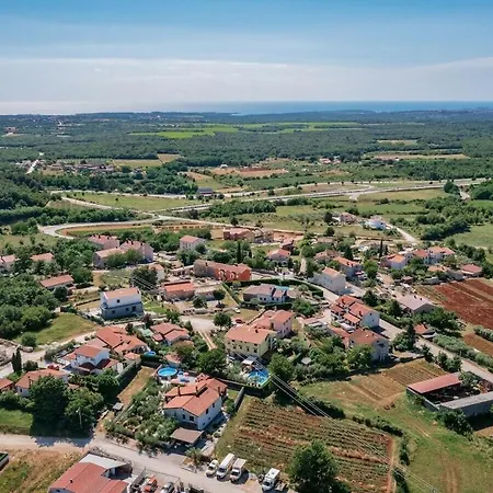 Milena- With Pool Višnjan